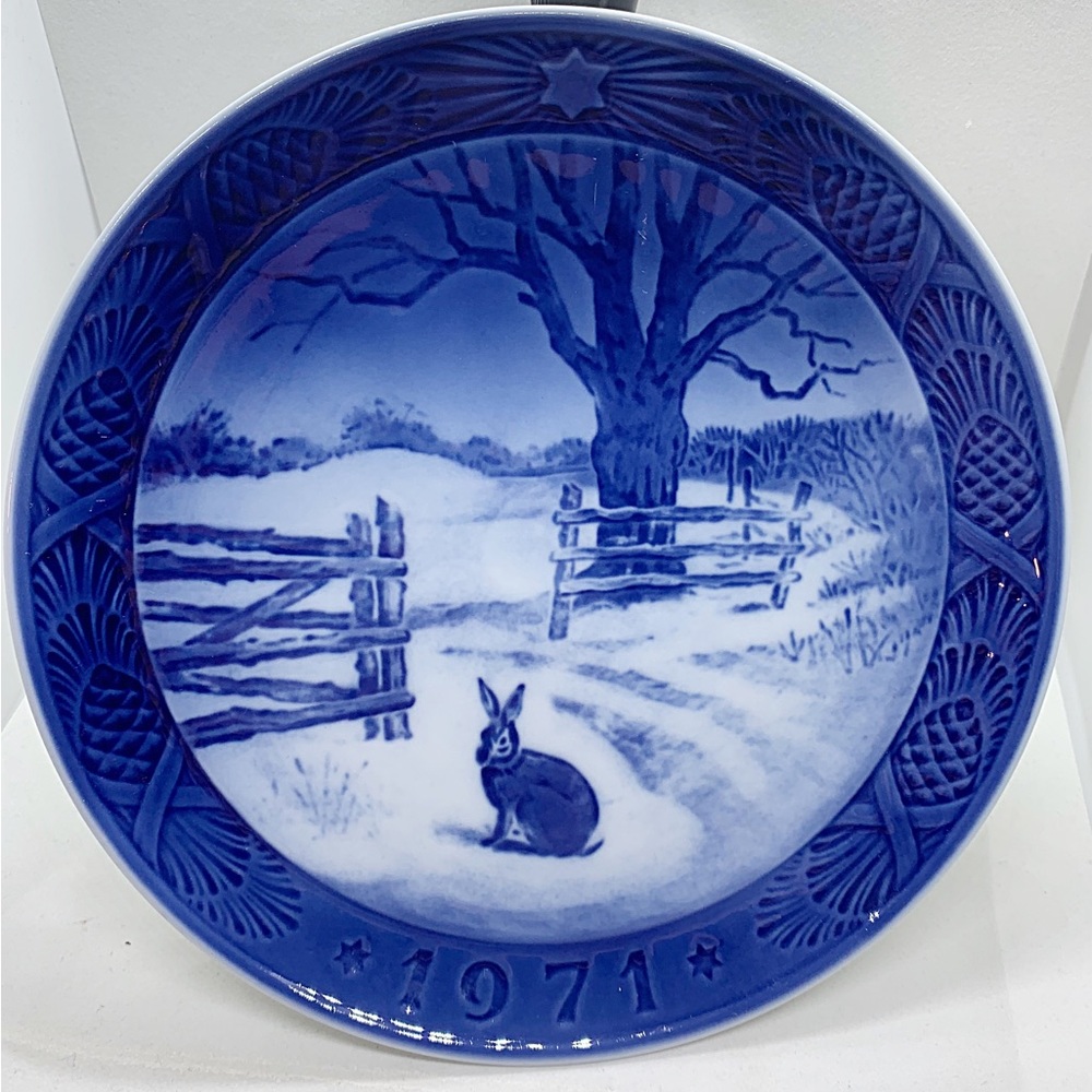 Royal Copenhagen Hare In Winter 1971 Christmas Plate